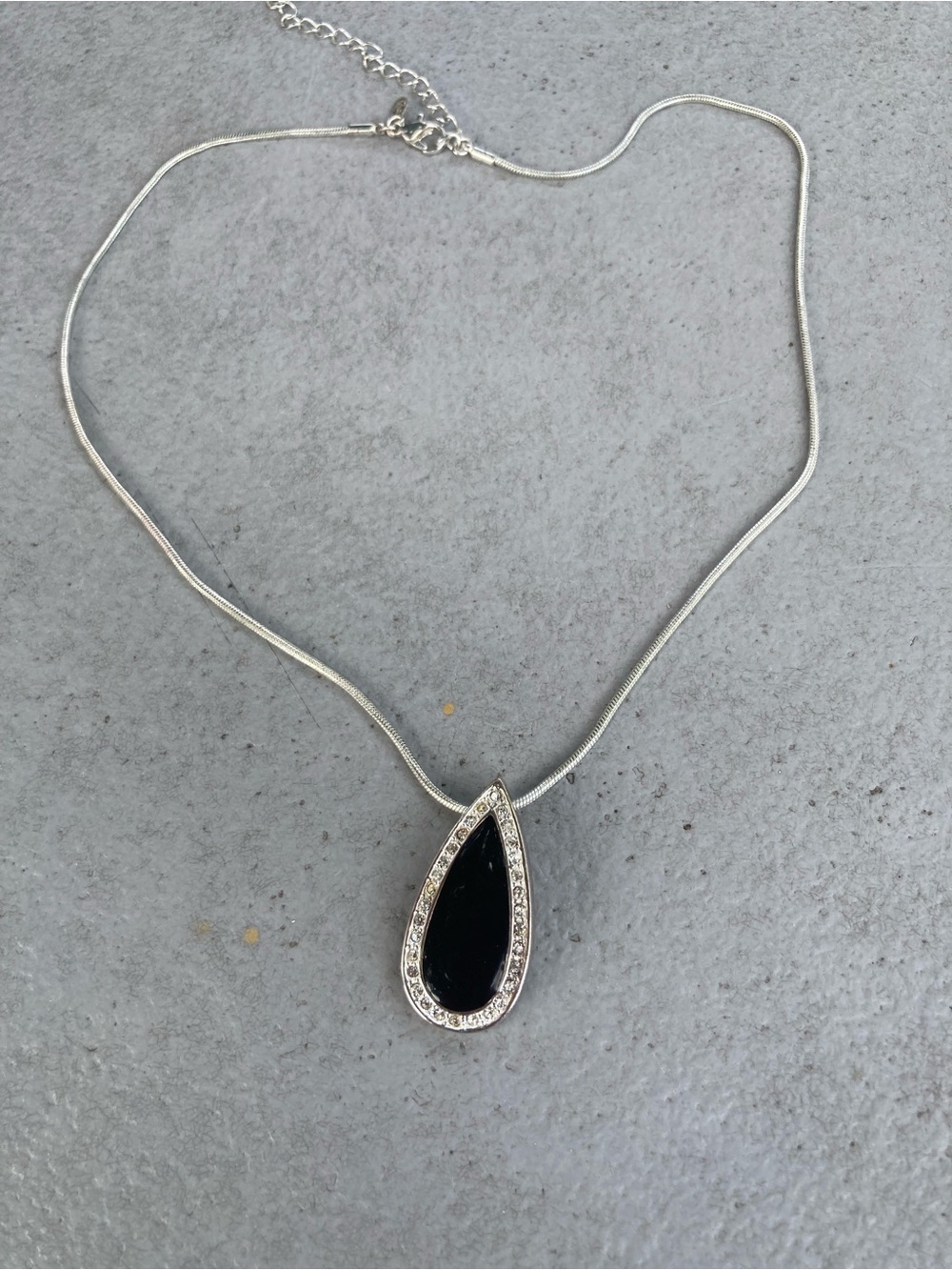 Premier Designs Necklace Vintage teardrop pendant Silvertone chain 18” - Picture 10 of 10
